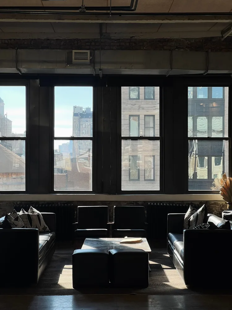 Big-city windows, relaxed interiors