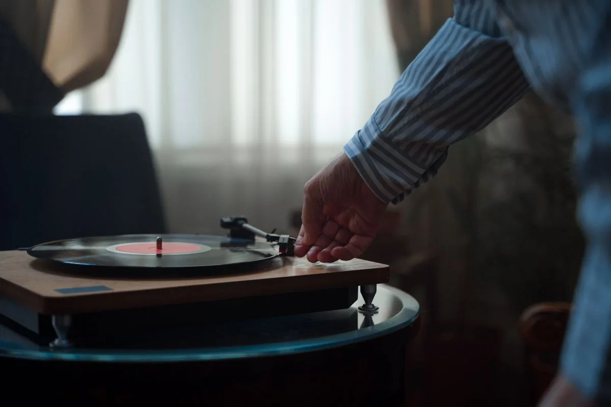 Wood-finish turntable