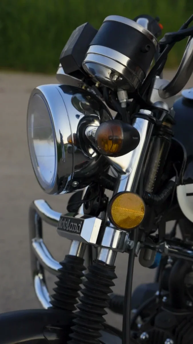 Classic black-and-white street motorcycle, photo 2